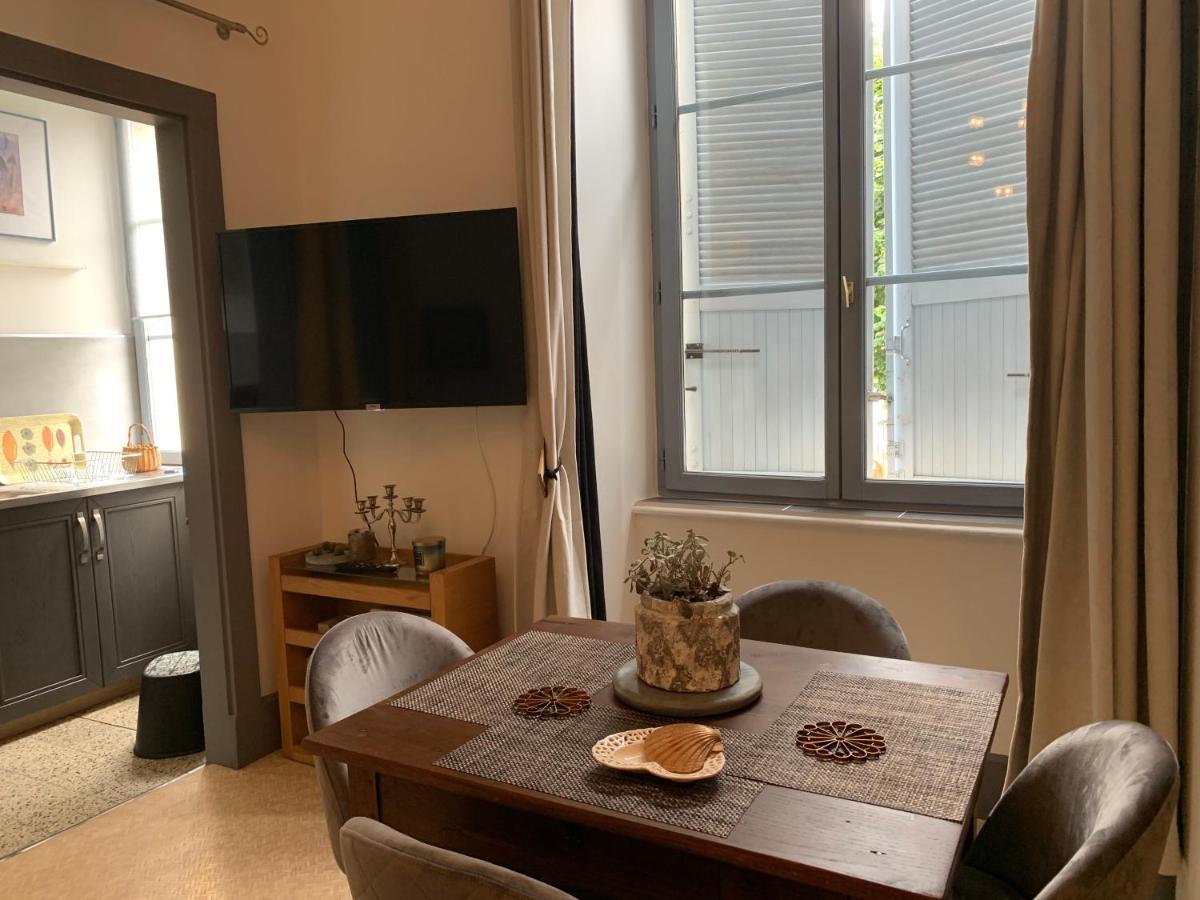 La Cour Pavee, T2 Lumineux, Cosy, Confort 55 M2 Saint-Leonard-de-Noblat Luaran gambar
